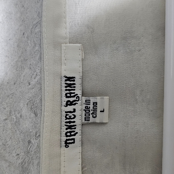 Daniel Rainn Top - Picture 3 of 4